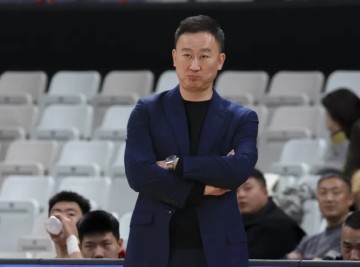 九游官网-刘维伟：内线国内球员加起来只有2分，没给法尔造成任何难度