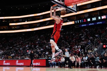 九游-博雷戈：申京是最棒的中锋之一 只有米西下半场和他拼了