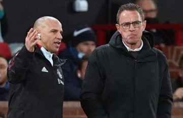 官方网站-朗尼克：曼联下半场冒险得到回报 C罗踢出最佳表现